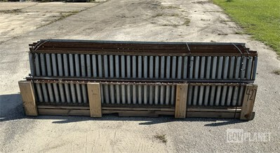 (15) Galvanized Steel Roller Conveyors Abbigliamento militare vario
