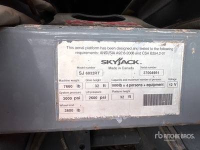 2014 Skyjack SJ6832 RT 4x4 Dual Fuel Plateforme élévatrice à ciseaux