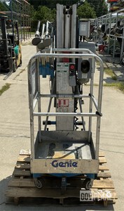 Vertical Mast Lift
