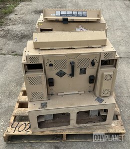 (2) Coms Vehicular Mount Assemblies Abbigliamento militare vario