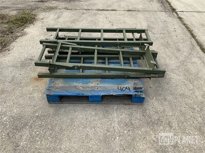 (4) HEMTT Military Vehicle Step Ladders Abbigliamento militare vario