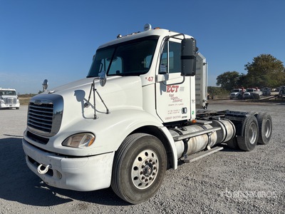 2009 Freightliner Columbia 112 6x4 Ciągnik siodłowy T/A z kabiną dzienną