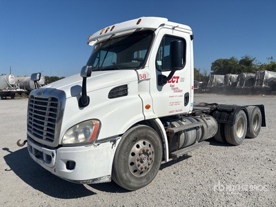 2015 Freightliner Cascadia 113 Ciągnik siodłowy T/A z kabiną dzienną