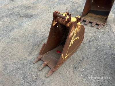 24 in Digging Excavator Bucket - Fits Komatsu PC95