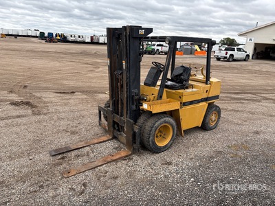 Cat V80F 8000 lb Pneumatic Tire Heftruck