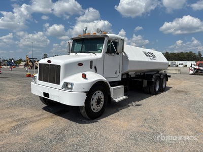 2004 Peterbilt 330 6x4 Water vrachtwagen