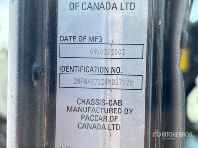 2004 Peterbilt 330 Camion à eau