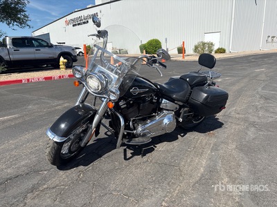2020 Harley-Davidson FLHTCU 107 cid Heritage Classic Motocykl typu cruiser