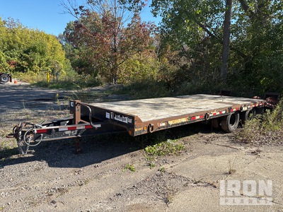 2014 Towmaster T-20LP 25 ft T/A Equipment Trailer