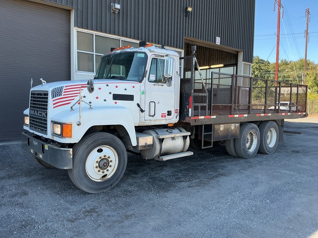1993 Mack CH613 6x4 Flatbed Truck