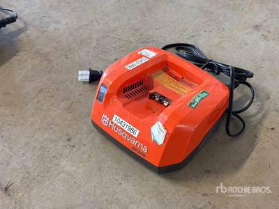 2021 Husqvarna QC500 Battery Charger Varios, herramientas manuales