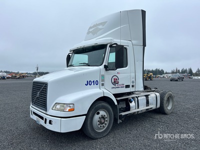 2012 Volvo VNM 4x2 Ciągnik siodłowy z kabiną dzienną S/A