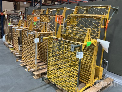 (4) Maintenance Stands