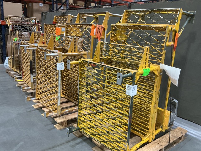 (4) Maintenance Stands