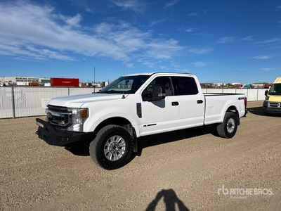 2022 Ford F-350 XLT 4x4 Crew Cab Pickup
