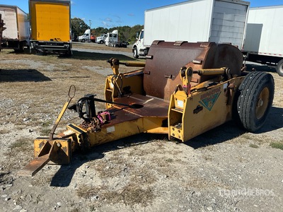 2000 Impactor 2000 Pull Behind Compactor