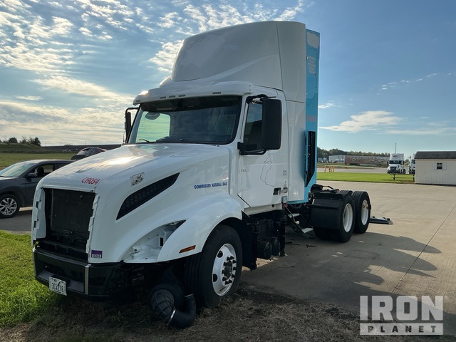 2020 Volvo 2020 Volvo VNL64T300 CNG 6x4 T/A Day Cab Truck Tractor