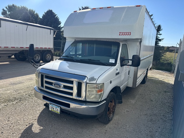 2008 Ford E350 Super Duty 4x2 Van Truck