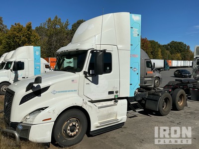 2019 Volvo VNL64T300 6x4 T/A Day Cab Truck Tractor (Inoperable)