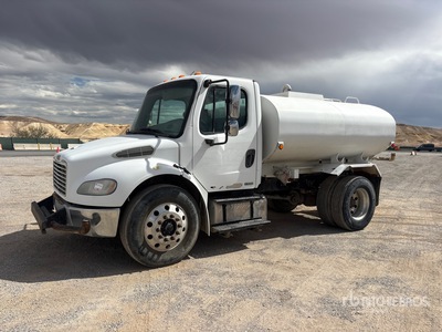 2006 Freightliner M2 106 4x2 Camion à eau