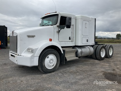 2013 Kenworth T800B 6x4 Tractocamion con Dormitorio / تراكتور شاحنة كابينة النوم (ثنائية المحور)