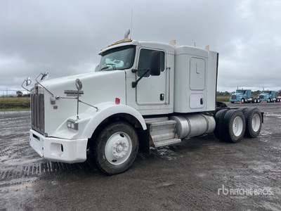 2013 Kenworth T800B 6x4 Tractocamion con Dormitorio / T/A Sleeper Truck Tractor