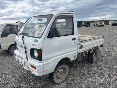 Mitsubishi U42T 4x4 Pickup (Inoperable)