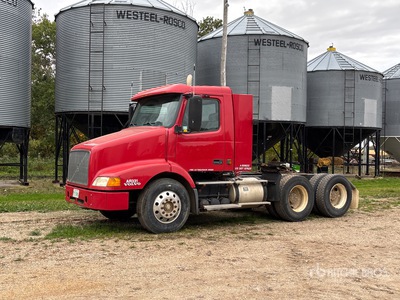 1999 Volvo VNM64T 6x4 Cabina per trattore stradale