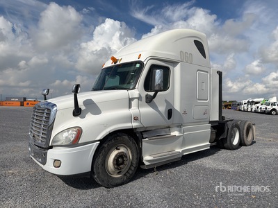 2015 Freightliner Cascadia 125 6x4 Tractocamion con Dormitorio / T/A Sleeper Truck Tractor