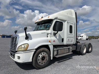 2013 Freightliner Cascadia 6x4 Tractocamion con Dormitorio / T/A Sleeper Truck Tractor
