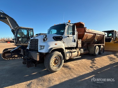 2013 Freightliner 114SD Autocarro spazzaneve
