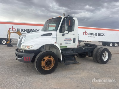2008 International Durastar 4400 4x2 S/A Day Cab Truck Tractor