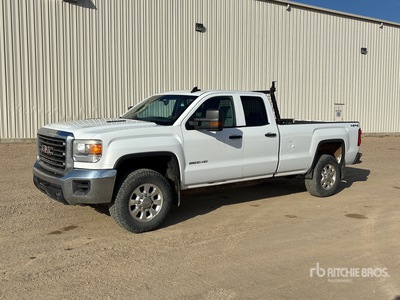 2015 GMC Sierra 2500 4x4 Crew Cab Pickup