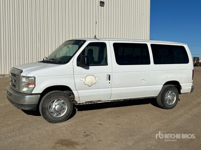 2010 Ford E-350 11 Passenger Van