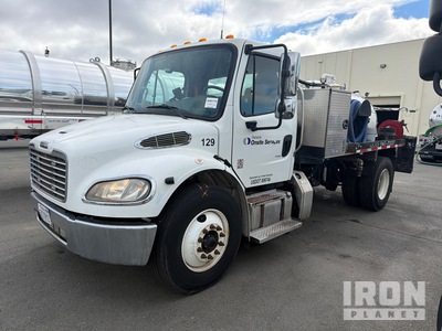2020 Freightliner M2106 4x2 Camion-citerne à vide