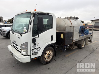 2018 Isuzu 4x2 Camion-citerne à vide
