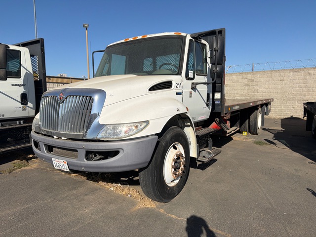 2015 International 4300 4x2 Flatbed Truck 2015 International 4300 4x2 Flatbed Truck