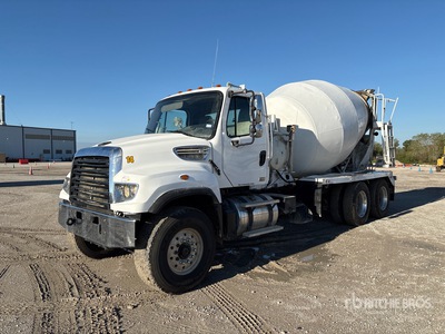 2014 Freightliner 114 SD 6x4 Mixer Truck