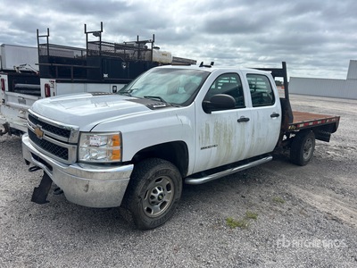 2013 Chevrolet 2500HD 4x4 Crew Cab Flatbed Truck