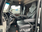 Cab with Seats/armrests
