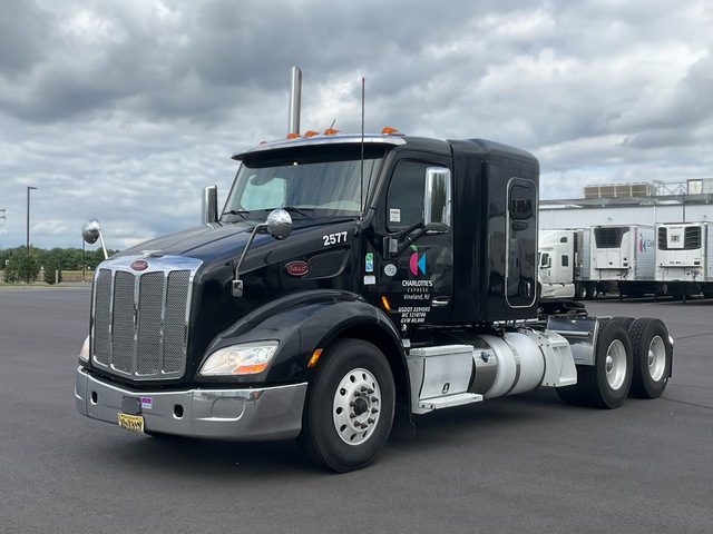 2019 Peterbilt 579 6x4 T/A Sleeper Truck Tractor 2019 Peterbilt 579 6x4 T/A Sleeper Truck Tractor