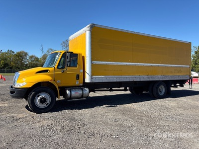 2019 International 4300 4x2 شاحنة فان