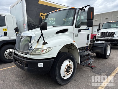 2006 International 4400 4x2 Day Cab Truck Tractor