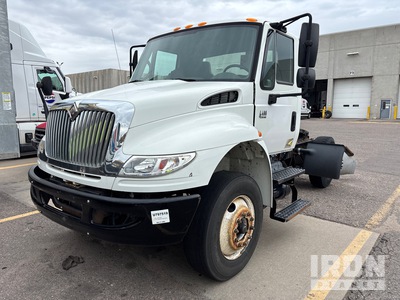 2007 International 4400 4x2 Day Cab Truck Tractor