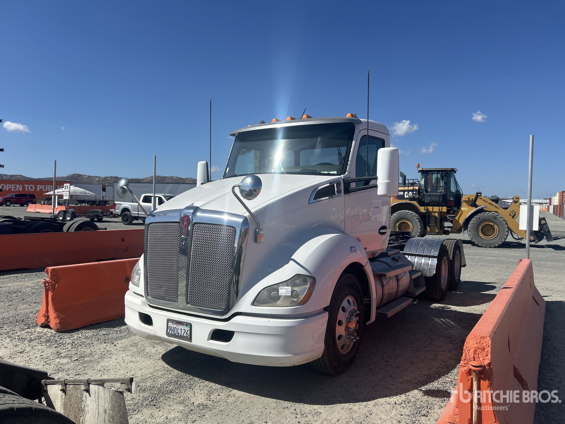 2014 Kenworth T-680 6x4 T/A Day Cab Truck Tractor