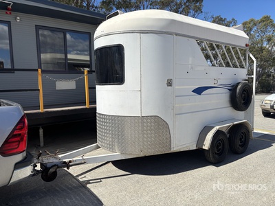 1999 Cruise Horse Trailer