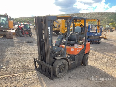 2005 Daewoo D300 Forklift