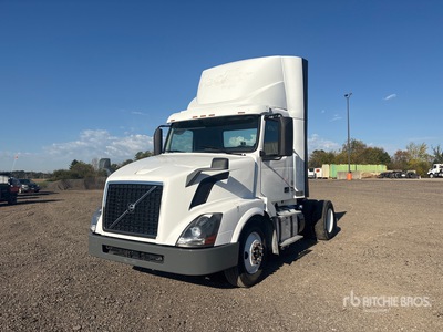 2017 Volvo VNL 4x2 Ciągnik siodłowy z kabiną dzienną S/A