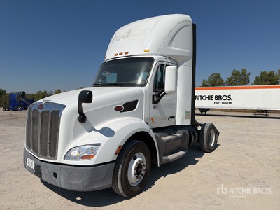 2017 Peterbilt 579 4x2 Day Cab Truck Tractor