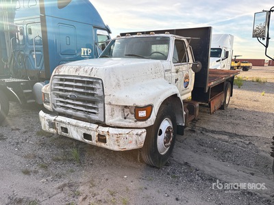 1998 Ford F800 Flatbed Truck
